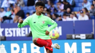 Adu Ares encuentra su lugar lejos del Athletic Club mientras se resuelve su futuro