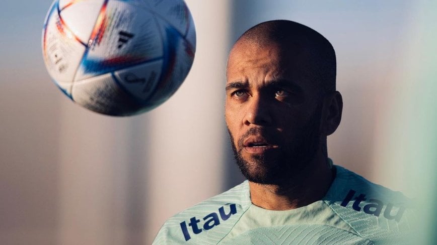 Así ha quedado la estatua de Dani Alves tras el ataque de unos aficionados