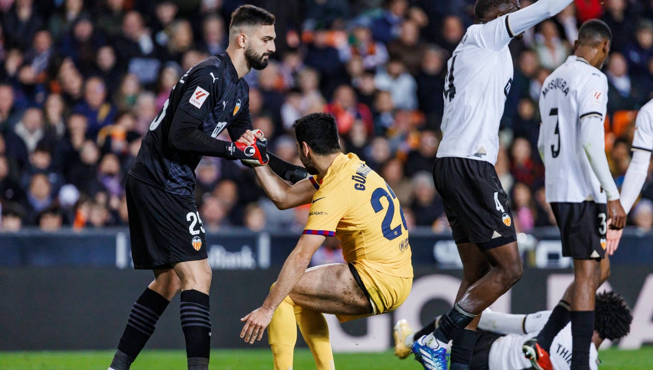 Mamardashvili le da una buena noticia al Valencia... y a Peter Lim