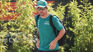 Fernando Alonso se reconcilia con Aston Martin