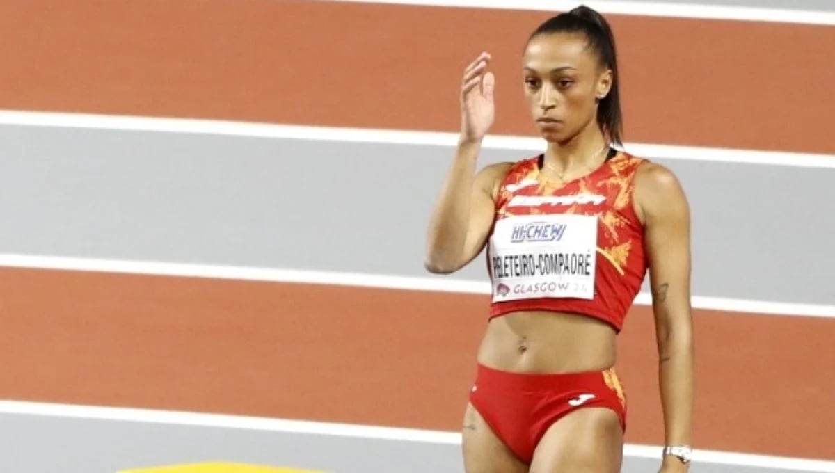 Ana Peleteiro se aparta antes de su debut en París