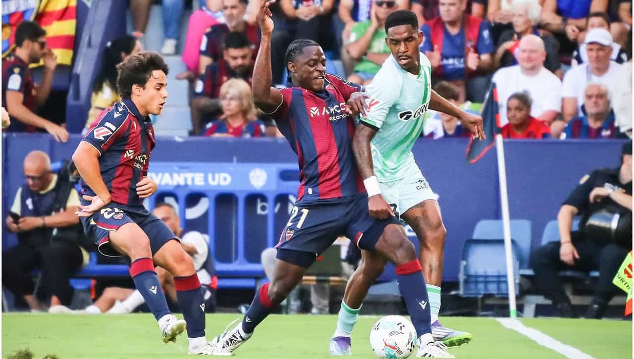 Puerta abierta confirmada a Etta Eyong