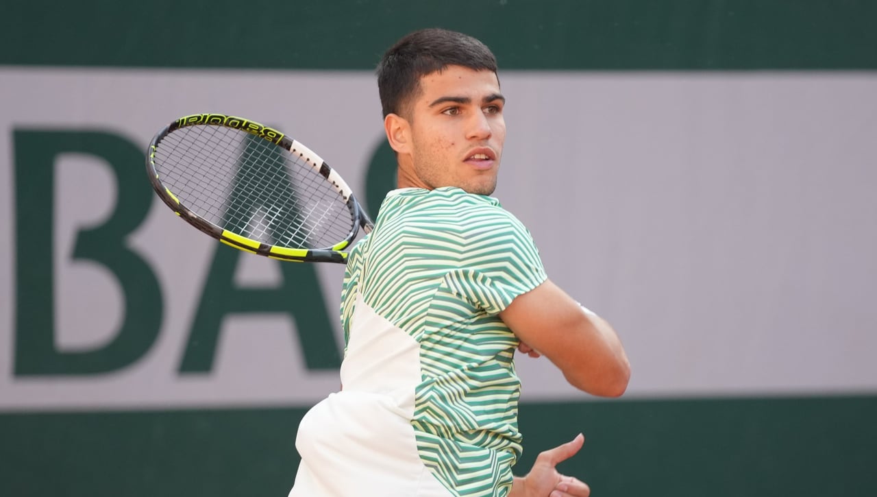 Carlos Alcaraz - Tsitsipas: horario, canal y dónde ver en TV el partido de Roland Garros