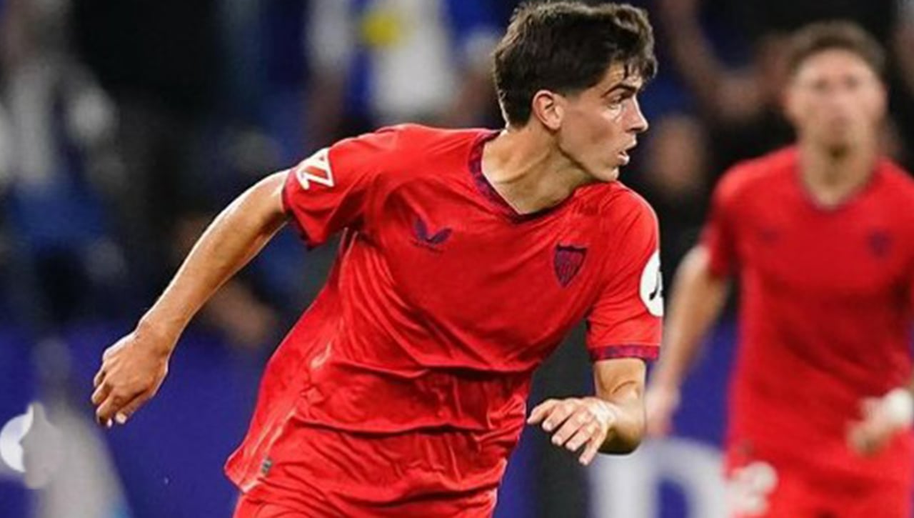 Movimientos para decidir el futuro de Juanlu en el Sevilla