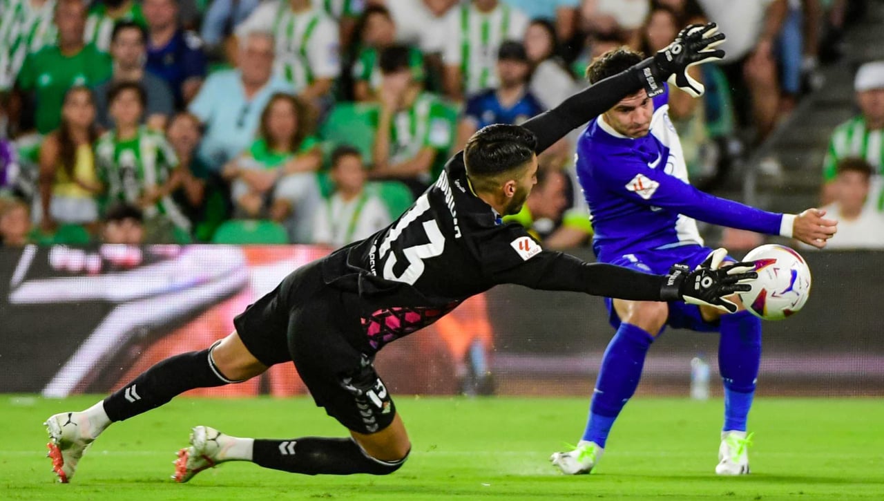 No sólo el Benfica tienta a Rui Silva, con ofertas de la Premier: club y portero toman una decisión