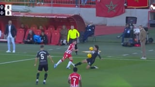 Almería - Betis: la entrada de Bellerín que le costó la roja directa 
