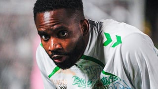 Bakambu se asoma otra vez a la puerta del Betis