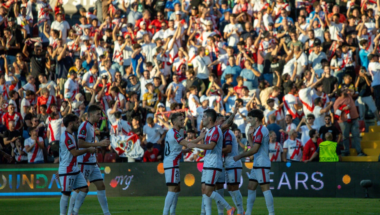 El Rayo duda sobre las dimensiones de Vallecas