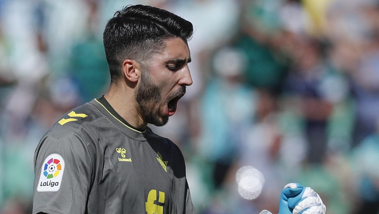 Subasta por Desplanches, ofertas a Rui Silva... El posible 'terremoto' en la portería del Betis, con epicentro en Italia