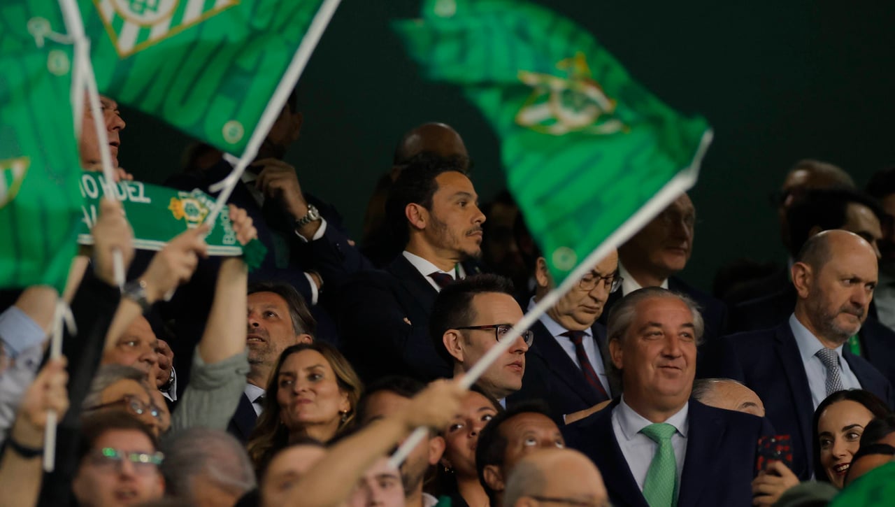 Lo que no se vio de El Gran Derbi: así se vivió en el palco, Fornals en casi todas las salsas, las cargas policiales...