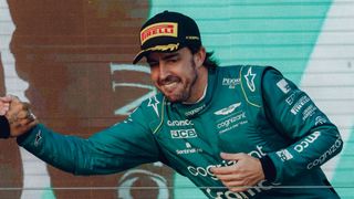 Fernando Alonso y la duda sobre si podrá usar la nueva ayuda de Aston Martin