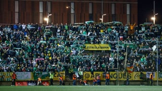 Indulto, comunión y honor: la 'marea verde' no defrauda en el Narcís Sala