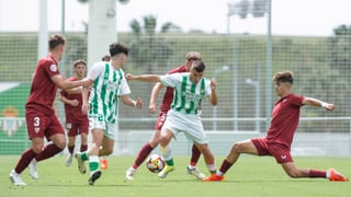 El sevillista Paco Gallardo también 'pasa' del bético Pablo García, máximo goleador juvenil de España