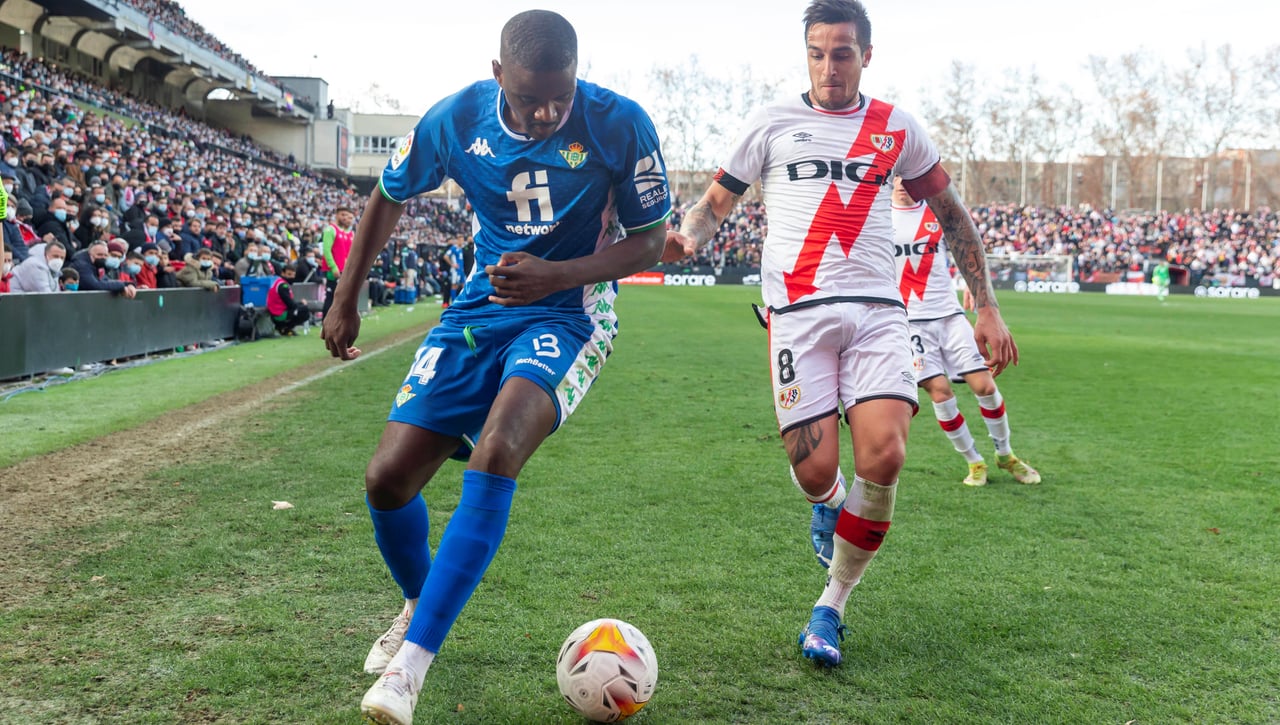 El último intento del Monza por William Carvalho