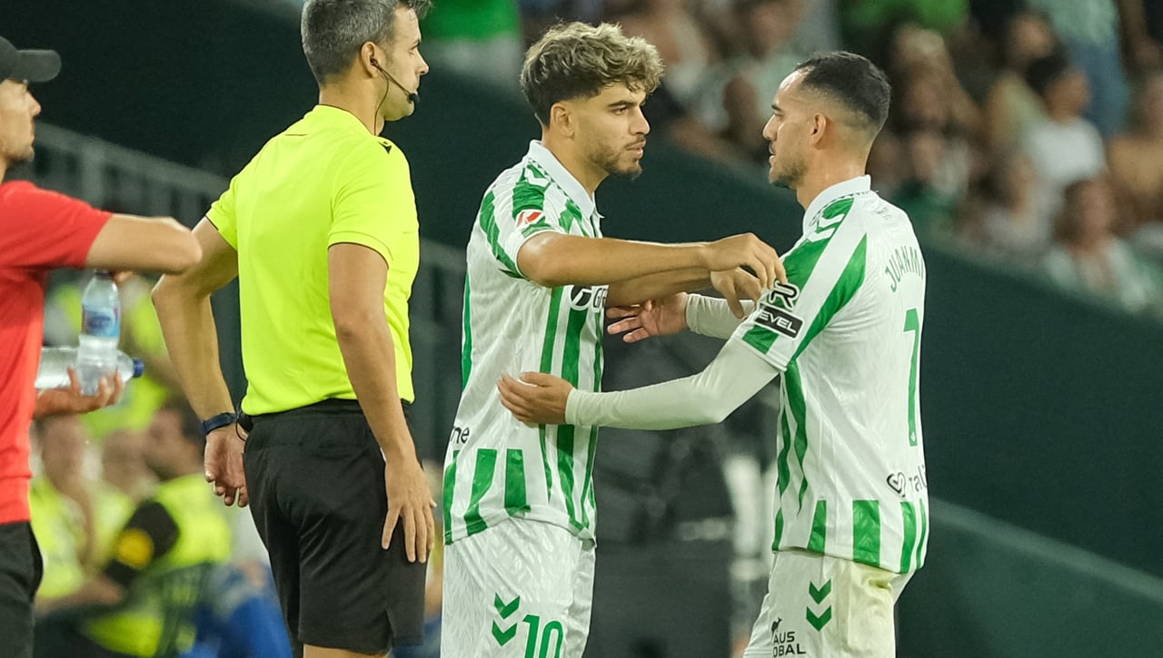Adrián rompe una lanza en favor de Ez Abde y señala una gran oportunidad para el Betis
