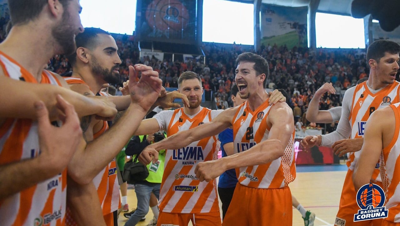 El Deportivo tiene un espejo en el que mirarse en La Coruña y el Betis puede seguir soñando