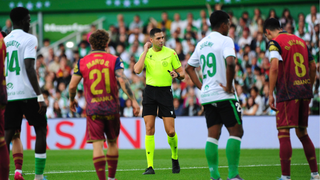 El Racing de Santander quiere evitar el desastre del Deportivo de La Coruña con Las Palmas en la diana