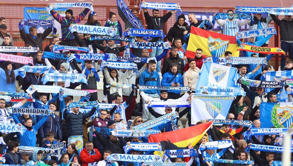 El Málaga idea un plan para premiar a los socios que acudan a los últimos ocho encuentros en La Rosaleda 