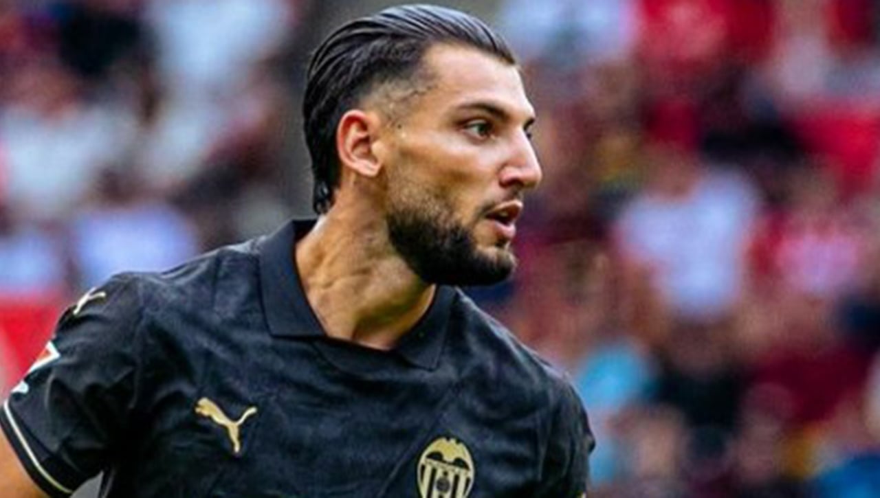 Rafa Mir la vuelve a liar en el Valencia