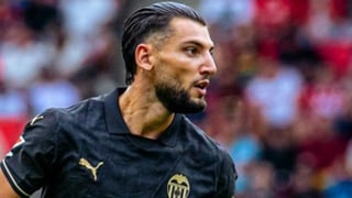 Rafa Mir la vuelve a liar en el Valencia