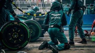 Fernando Alonso acaba su carrera en Brasil entre médicos