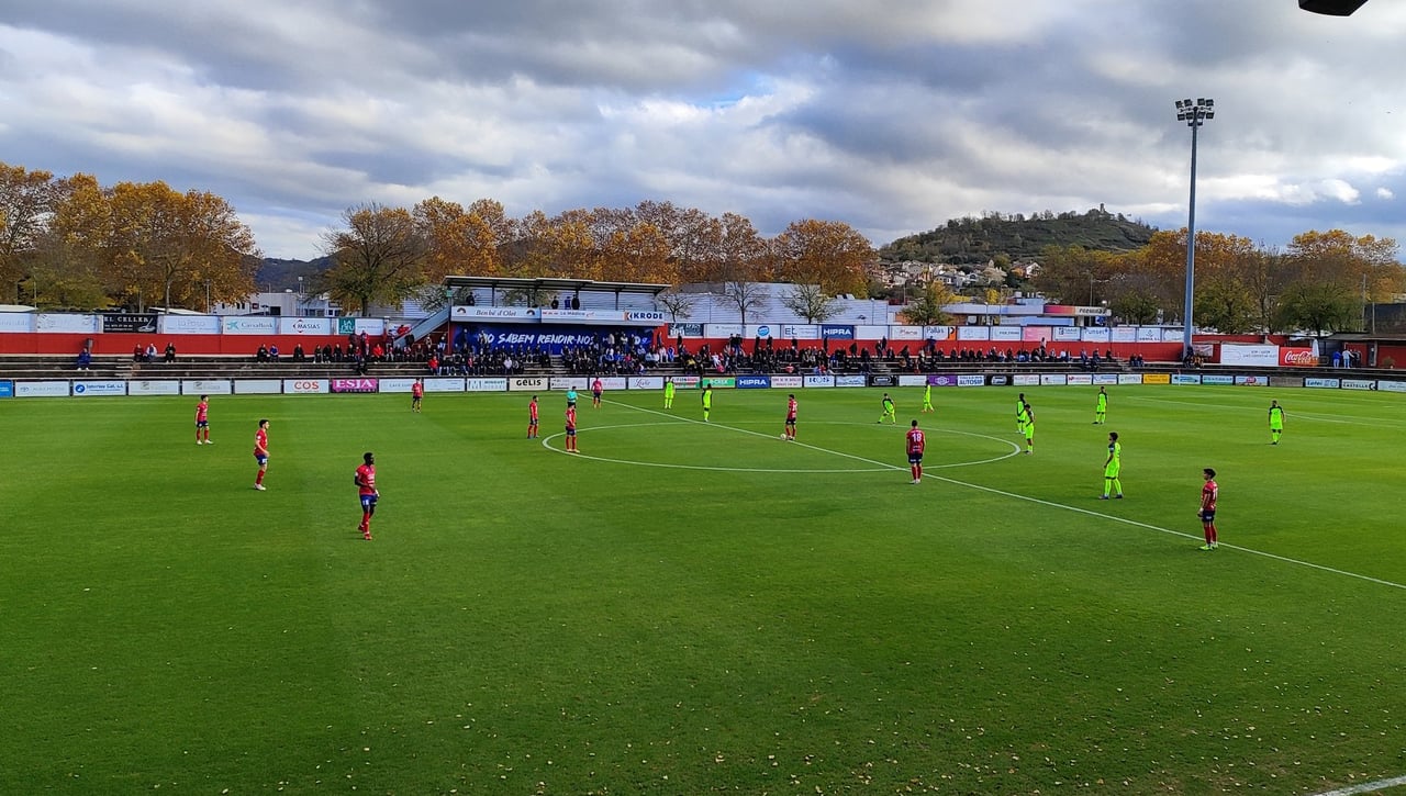 Sin entradas para la afición sevillista: las exigencias nervionenses y la respuesta del Olot