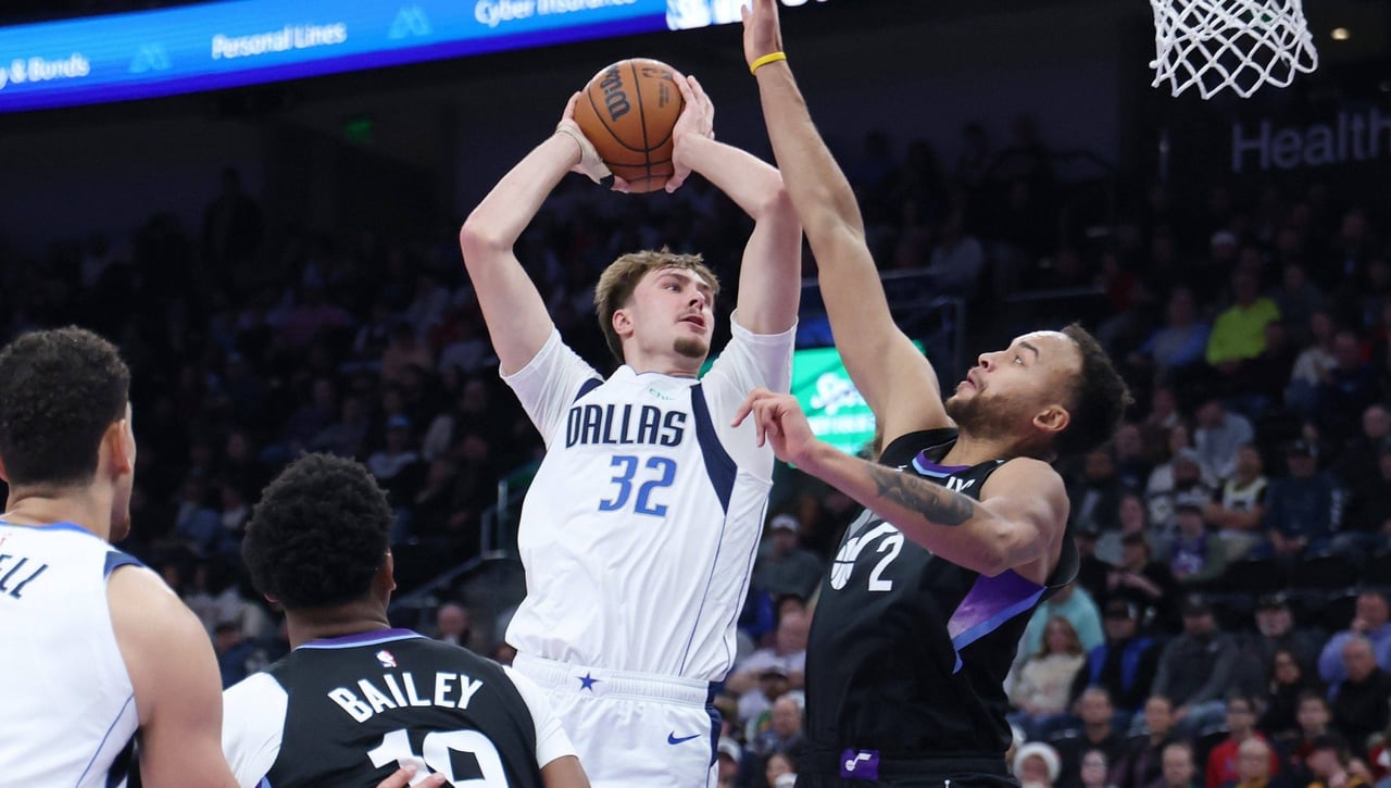 Cooper Flagg da su primera noche de leyenda en la NBA