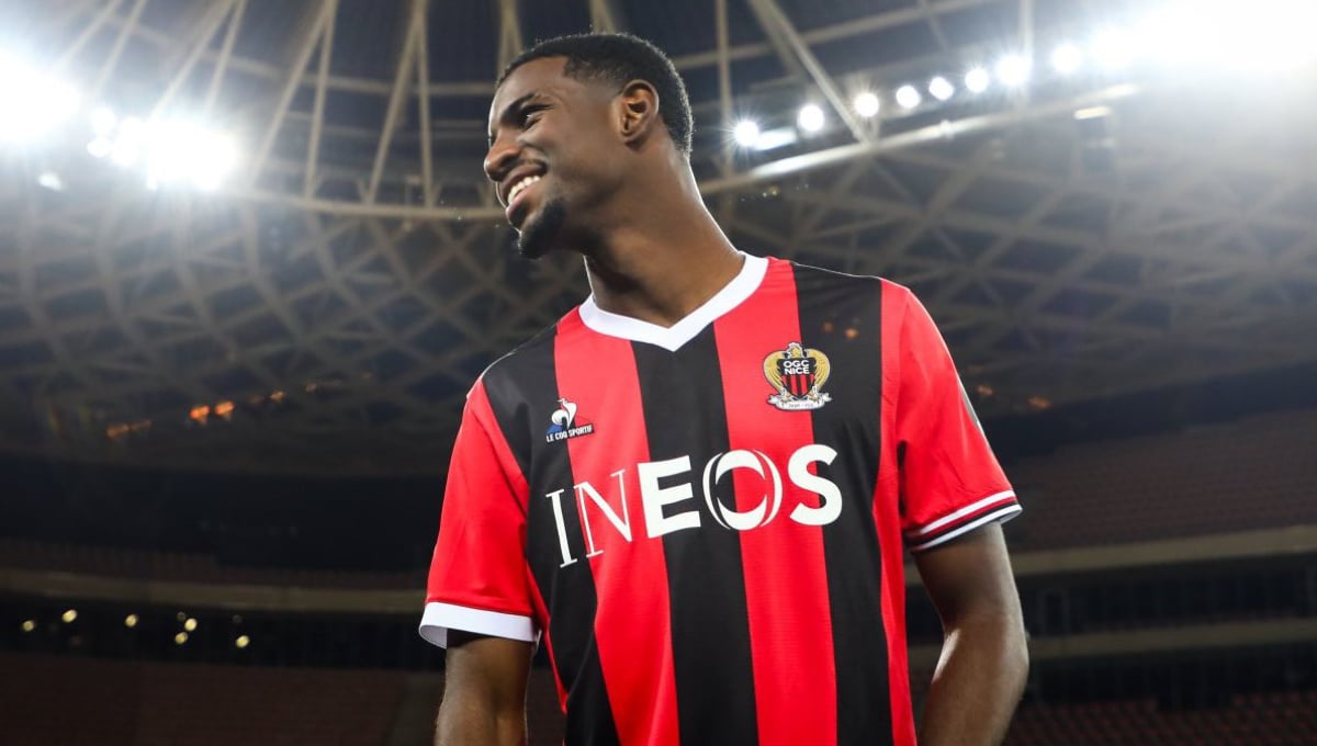 Se reivindica en Francia tras salir de la Real Sociedad por la puerta trasera