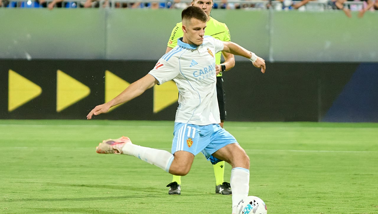 El Almería entra en la competencia por el fichaje de Samed Bazdar