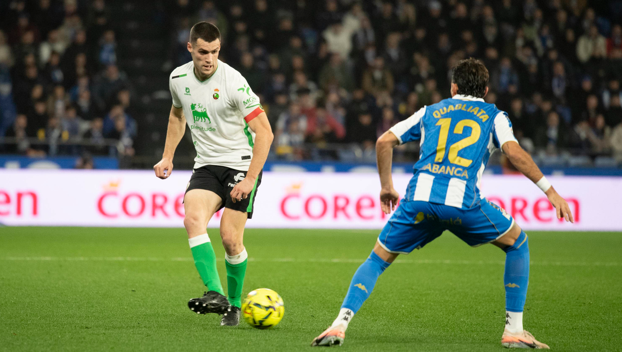 El Racing de Santander se aprovecha del palo a Deportivo de La Coruña, Las Palmas y Almería