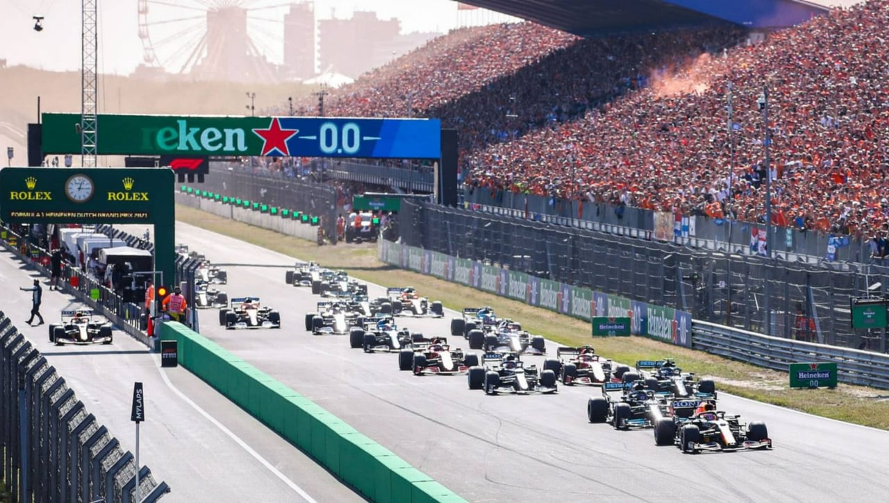 Libres 2 GP Países Bajos F1 2023:  Batacazo de Fernando Alonso con Verstappen primero y Carlos Sainz a la cola 