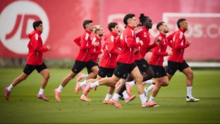 El Sevilla FC escapa de sus problemas, al menos hasta el miércoles