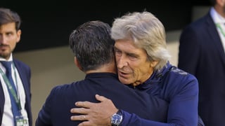 Pellegrini se queja del penalti y habla de la lesión de Bakambu