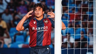 Carlos Álvarez, ex del Sevilla, desata pasiones