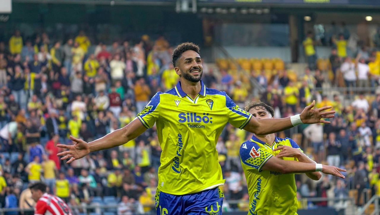 El Rayo ya negocia por Chris Ramos