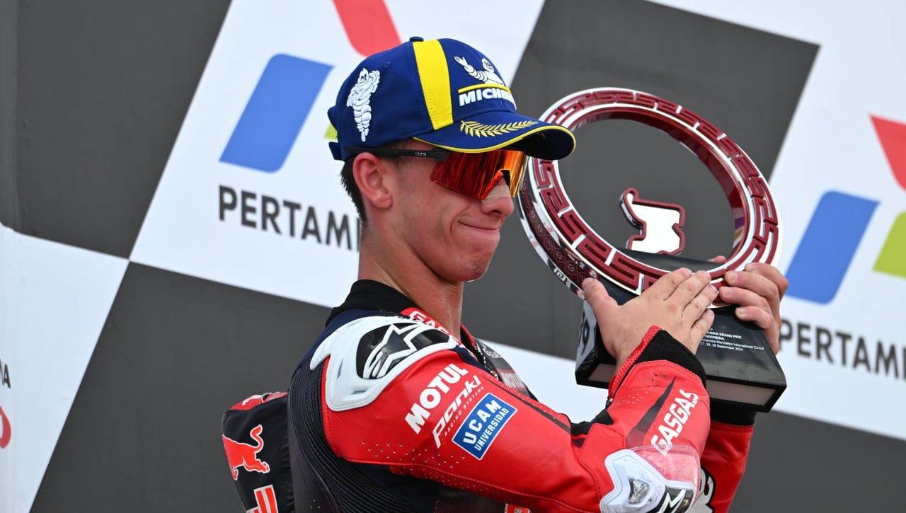 Pedro Acosta se marca un Michael Jordan