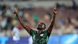 Akor Adams prolonga su buena racha en rojiblanco en su debut con Nigeria