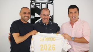 El Ceuta blinda a José Juan Romero