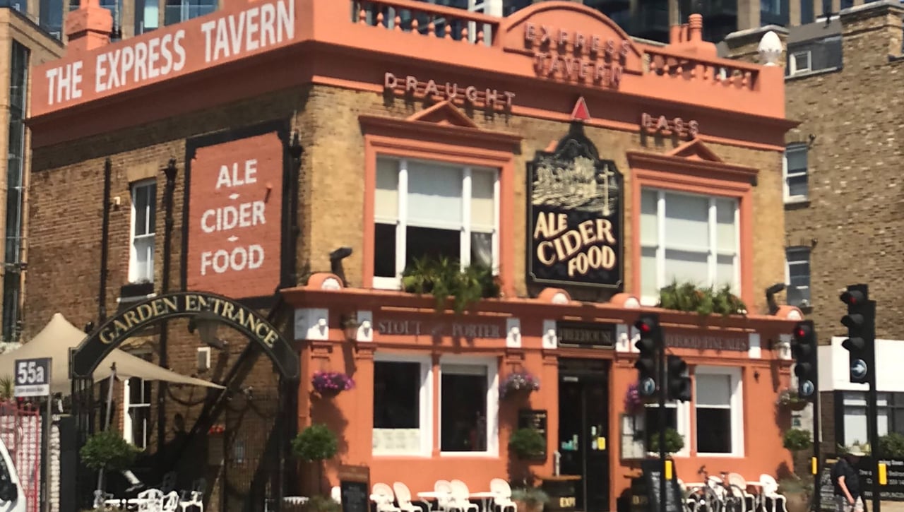 Las peñas de Reino Unido se movilizan para que el Betis 'Never Walk Alone'