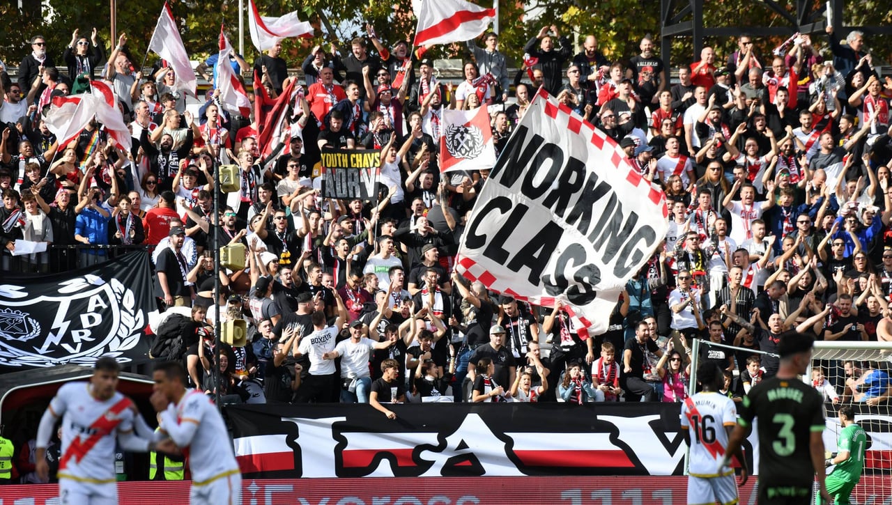El Rayo mueve ficha tras las palabras de Ayuso sobre el estadio de Vallecas