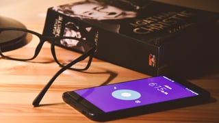 La verdad sobre el peligro de dormir con el móvil al lado 