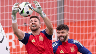 David Raya, directo con Unai Simón