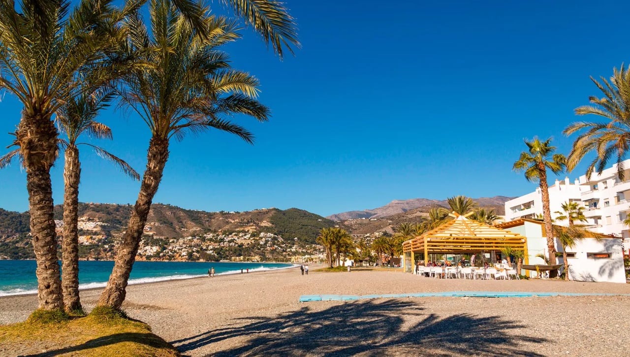 La playa andaluza donde te sentirás como en el Caribe