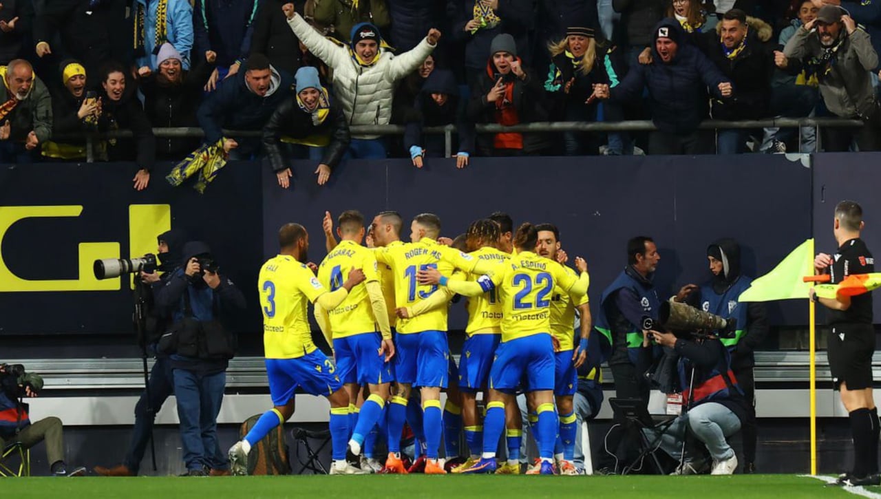 El Cádiz hace efectiva las buenas sensaciones y abre una puerta a la esperanza