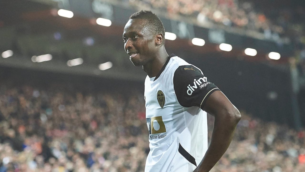 A la espera del fichaje de Umar Sadiq