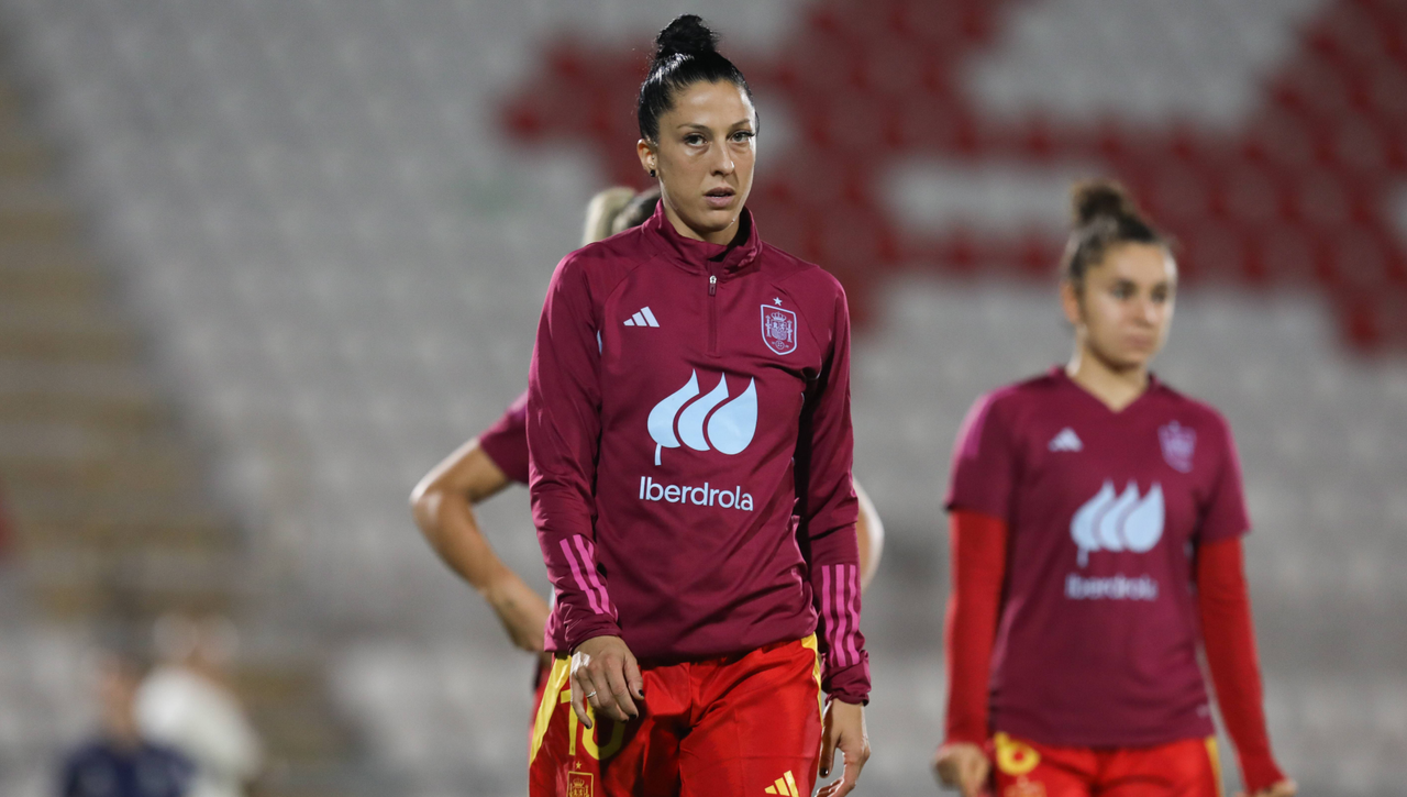 Jenni Hermoso se aleja 