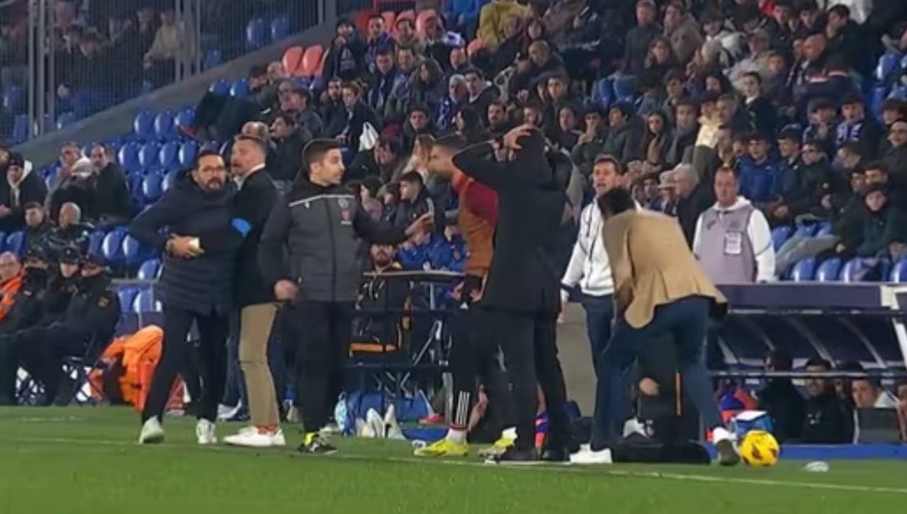 El 'enganchón' entre Bordalás y 'Cacique' Medina en el Getafe - Granada