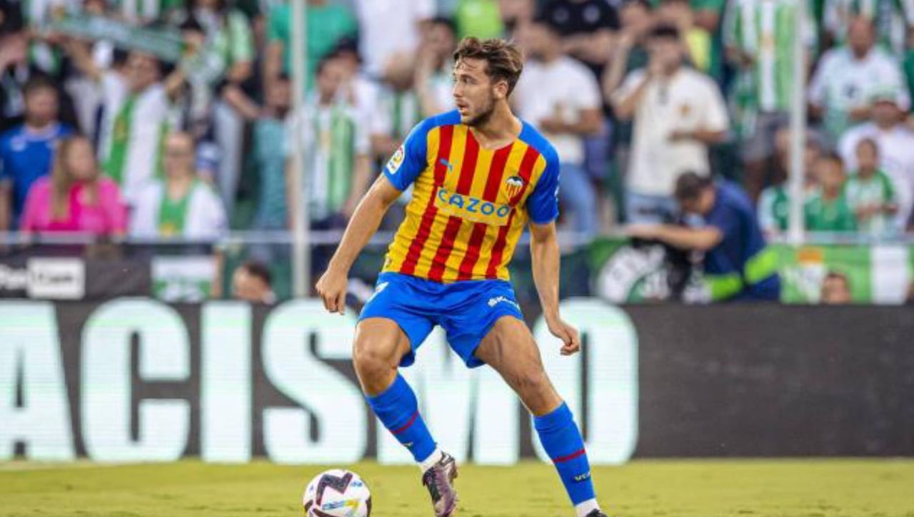 El padre de Nico sale a escena y presiona al Barcelona