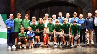 Homenaje a las selecciones sevillanas campeonas de Andalucía de fútbol