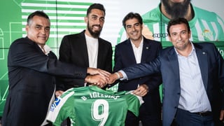 "Borja Iglesias se queda"